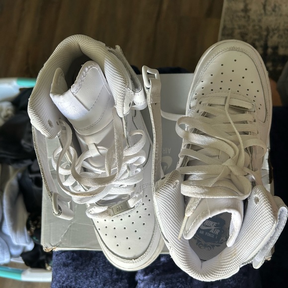 AIR FORCE 1 MID (gs) - Picture 2 of 3